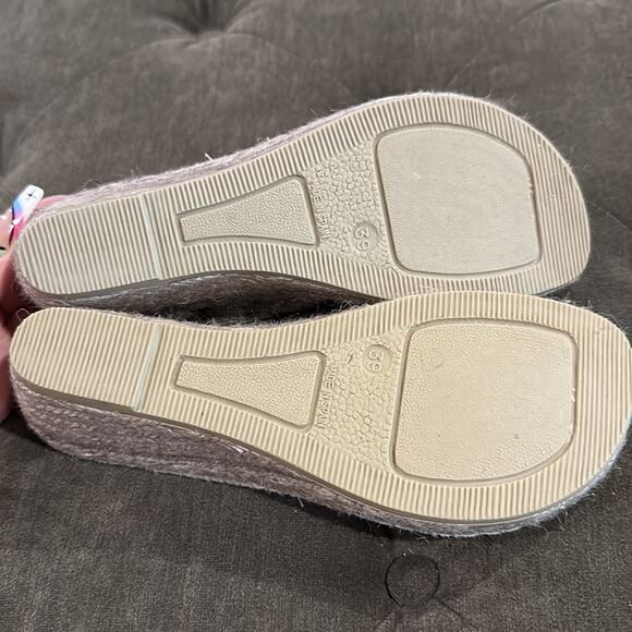 Andre assous wedge sandal size 39 8.5 - Picture 3 of 3